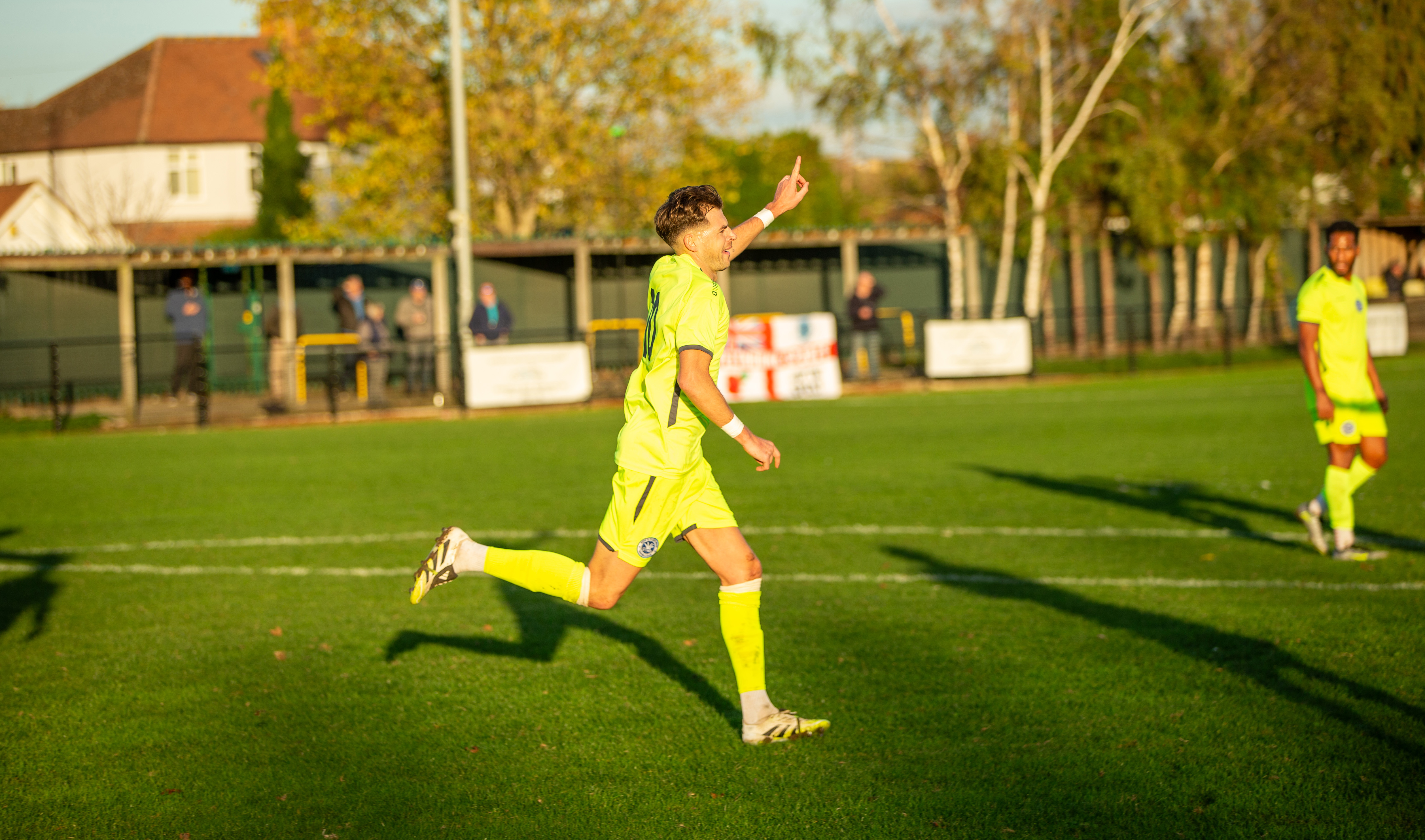 Spelthorne Sports vs Penn & Tylers — photo 19
