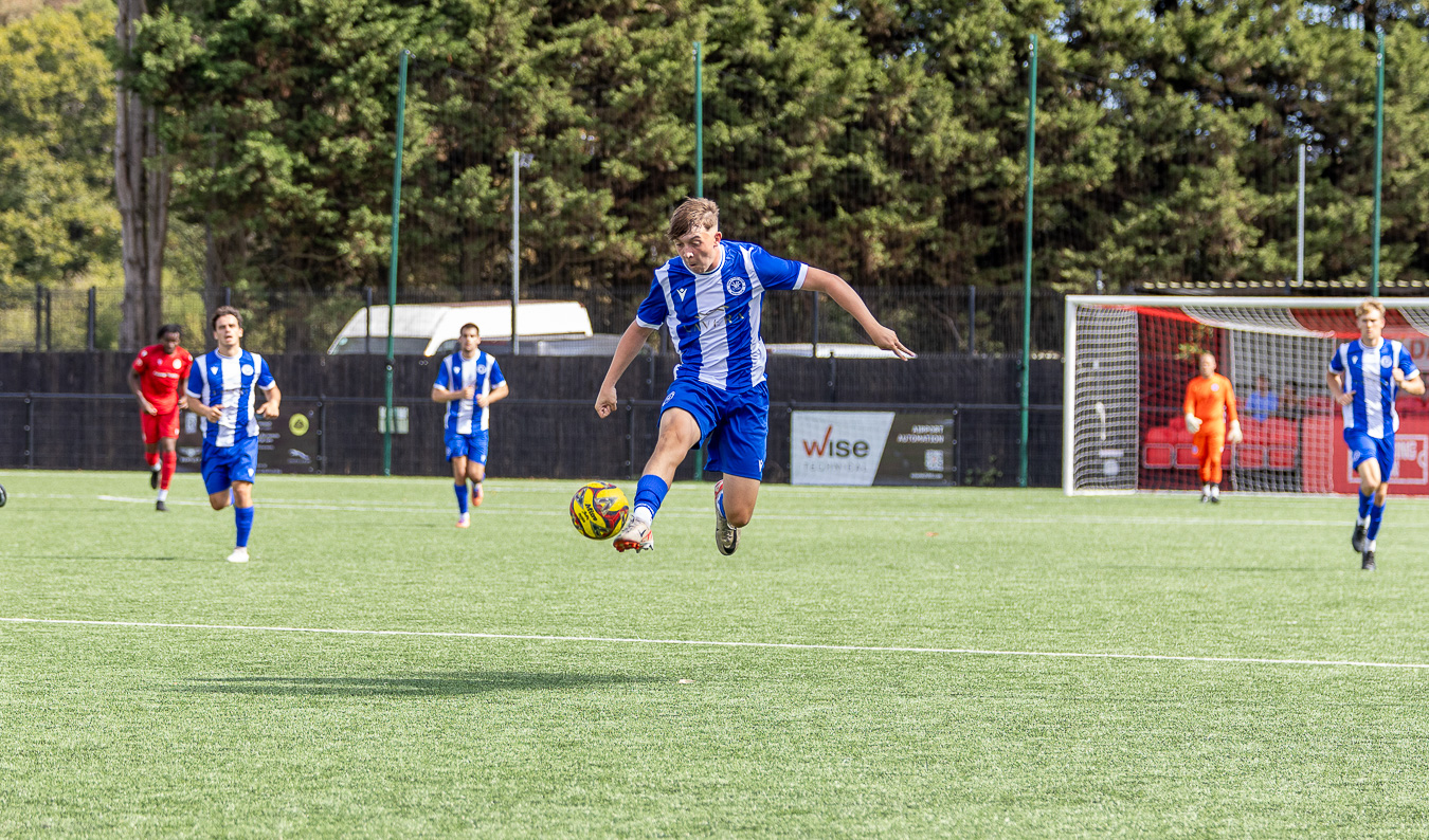 Beaconsfield FC vs Penn & Tylers — photo 16