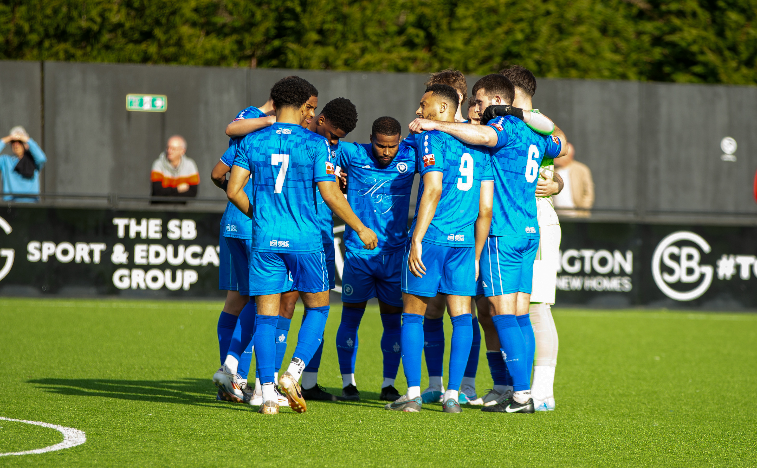 Bracknell Town vs Marlow FC — photo 15