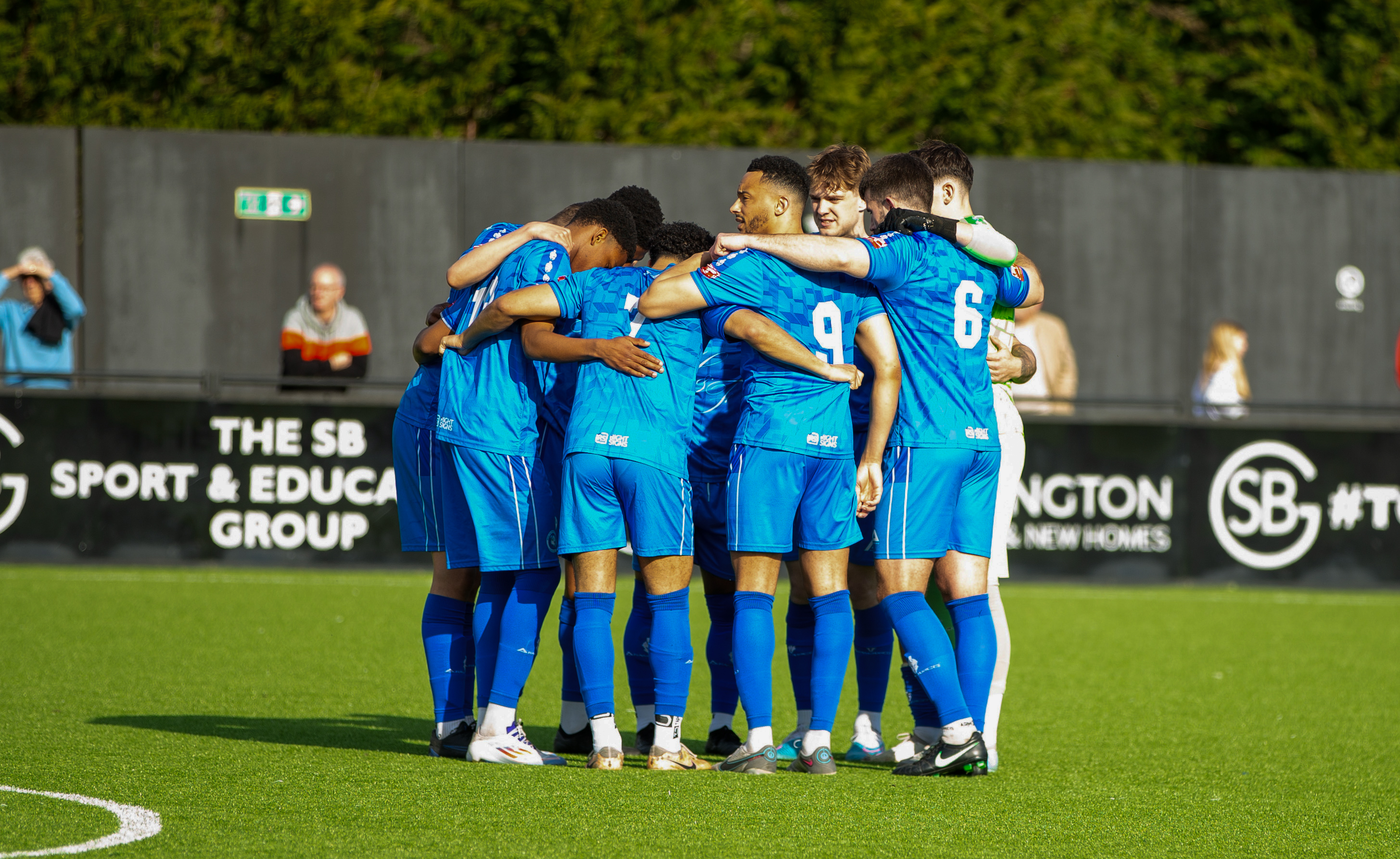 Bracknell Town vs Marlow FC — photo 16