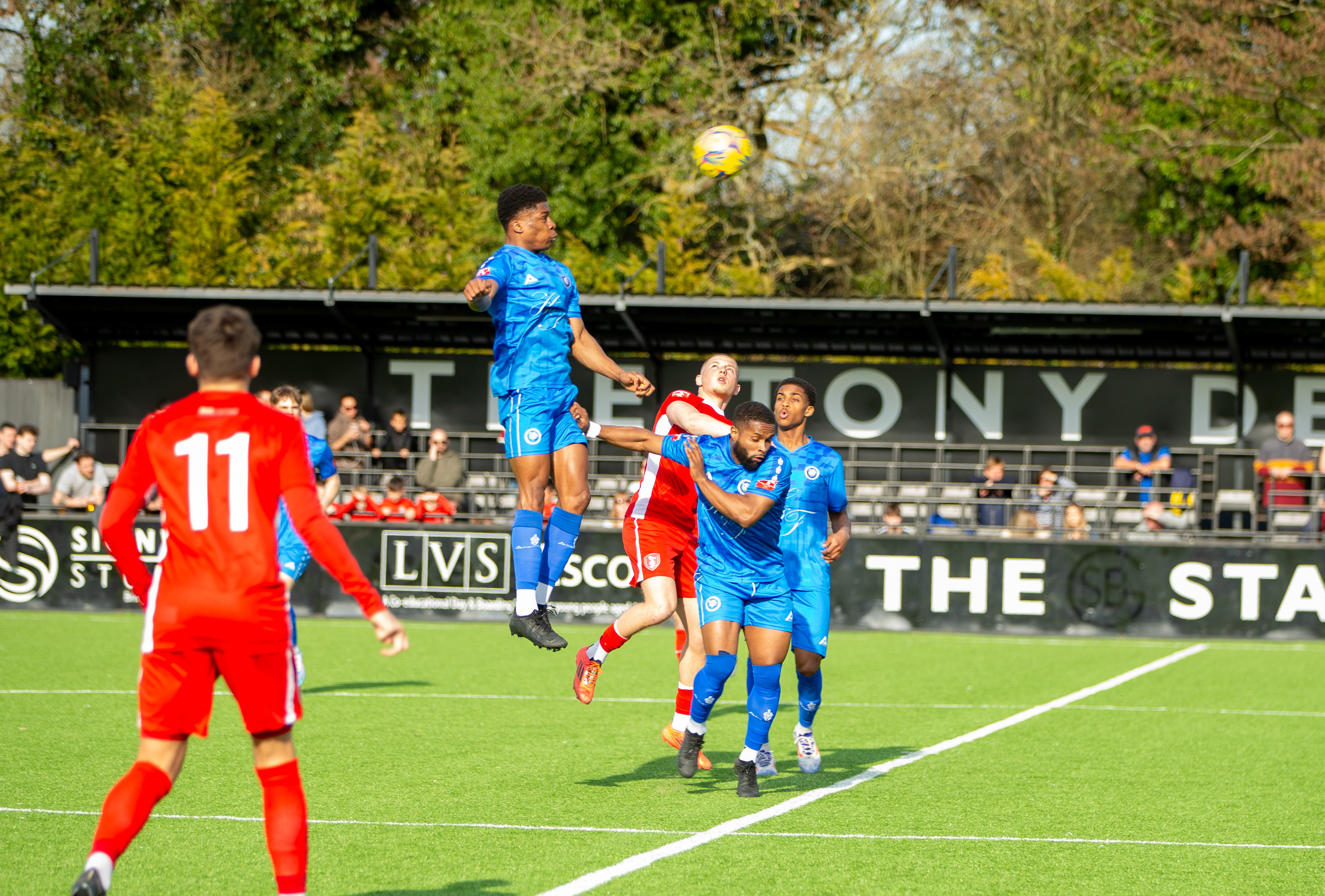 Bracknell Town vs Marlow FC — photo 19